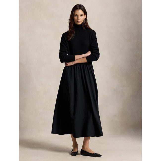 Robe longue évasée, à col montant noir <span itemprop=