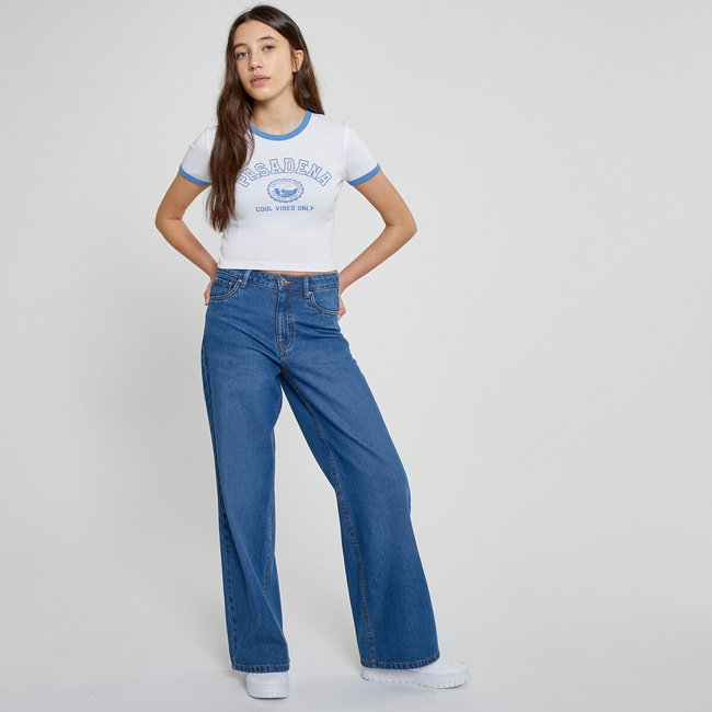 T-shirt cropped blanc/bleu <span itemprop=