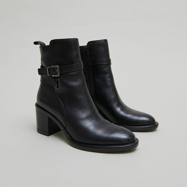 Bottines à talons en cuir Cajou noir <span itemprop=