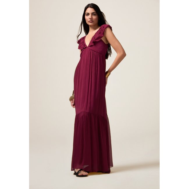 Robe longue en soie mélangée avec volants burgundy <span itemprop=