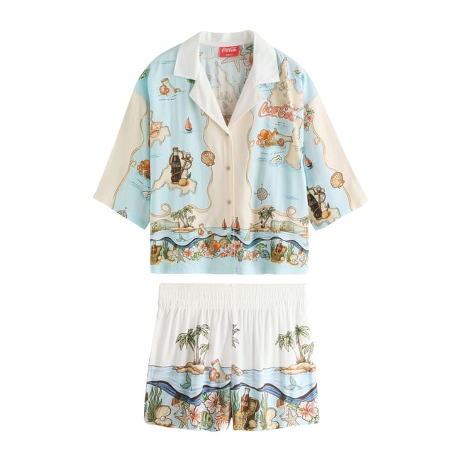 Ensemble pyjama avec short boutonné coca cola bleu clair <span itemprop=