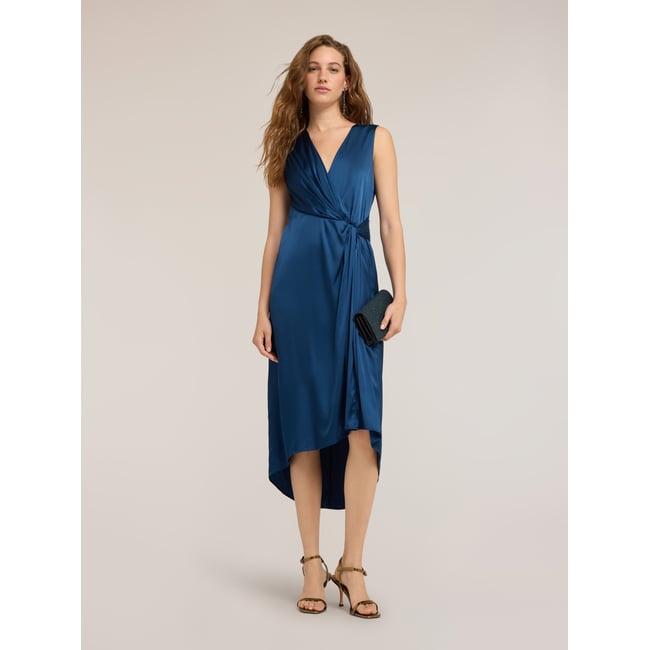 Robe avec drapé bleu <span itemprop=