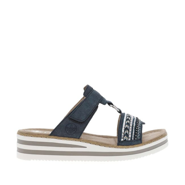 Sandales bleues avec des petites perles à l'avant et à talon compensé bleu <span itemprop=