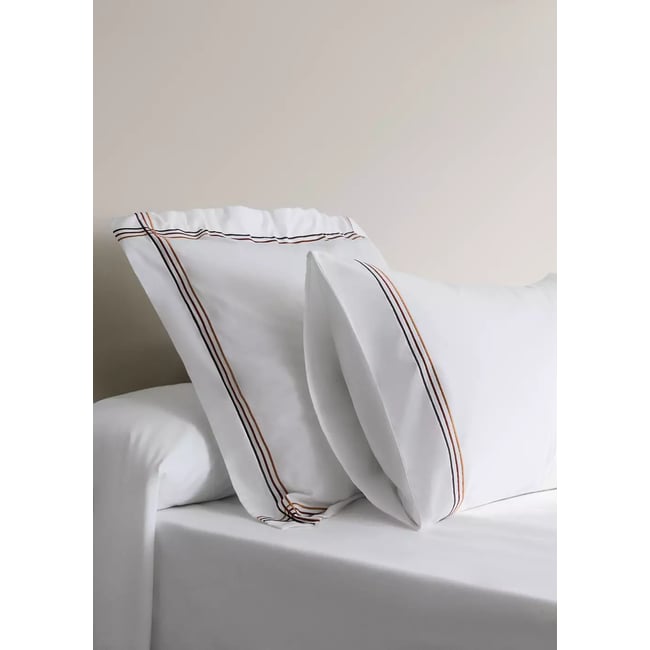 Lot de 2 taies d’oreiller 100 % coton brodées, 60 x 60 écru <span itemprop=