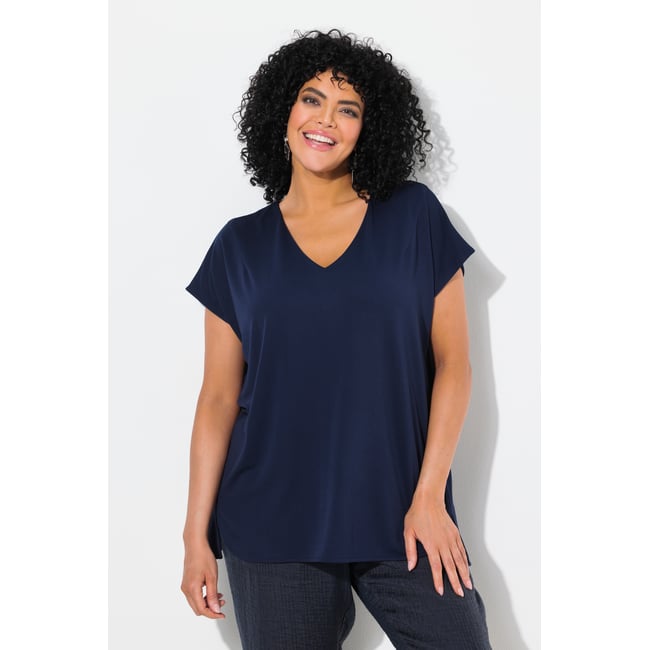 Sweat oversize. Col en V et manches courtes marine <span itemprop=