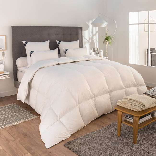 Couette Canada - TEMPEREE Couleur blanc <span itemprop=