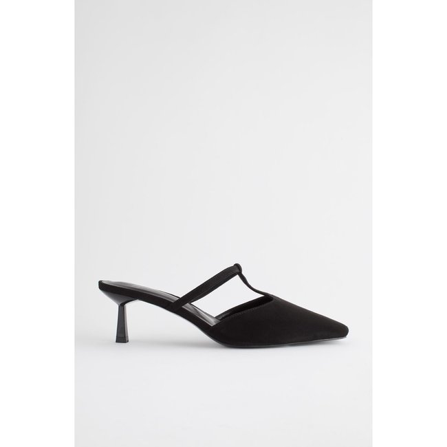 Mules style salomé à bout ciselé noir <span itemprop=