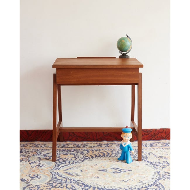 Pupitre d'écolier en bois Edouard N°1105 - Bon état Couleur bois clair <span itemprop=