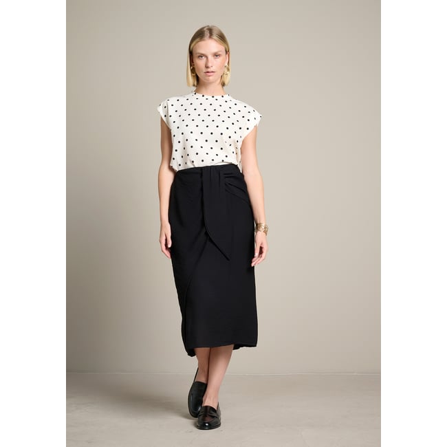 Jupe midi drapée à la taille noir <span itemprop=