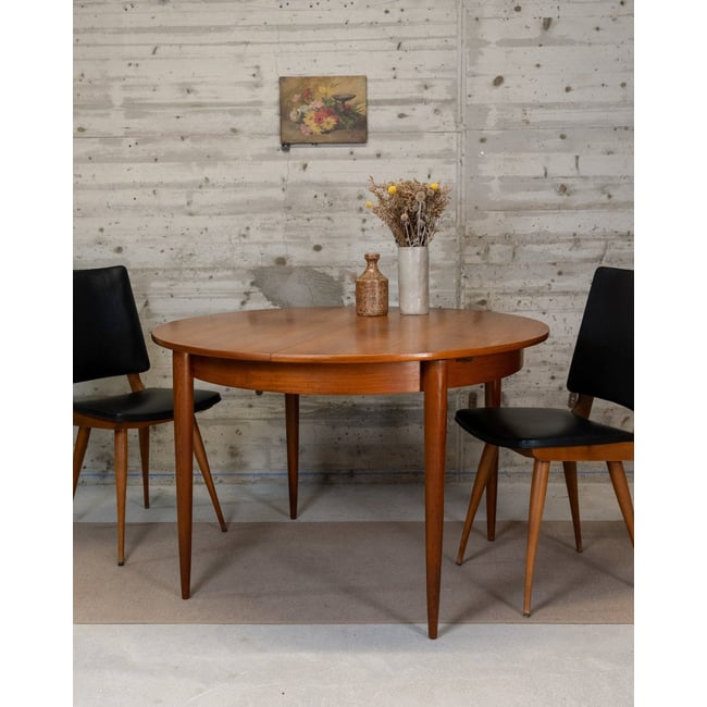 Table à manger ronde en bois Karla N°1185 - Bon état Couleur bois foncé <span itemprop=