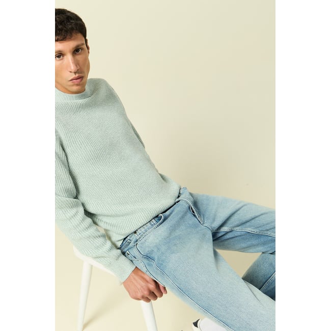 Pull manches longues vert pastel <span itemprop=