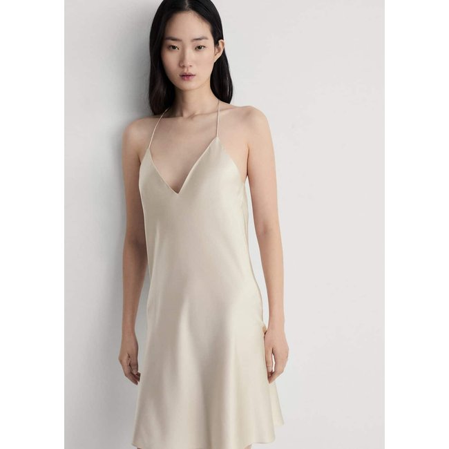 Chemise de nuit en soie gris clair/pastel <span itemprop=