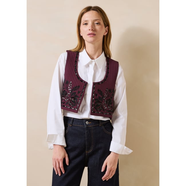 Veste sans manches brodée ouverte bordeaux / noir <span itemprop=