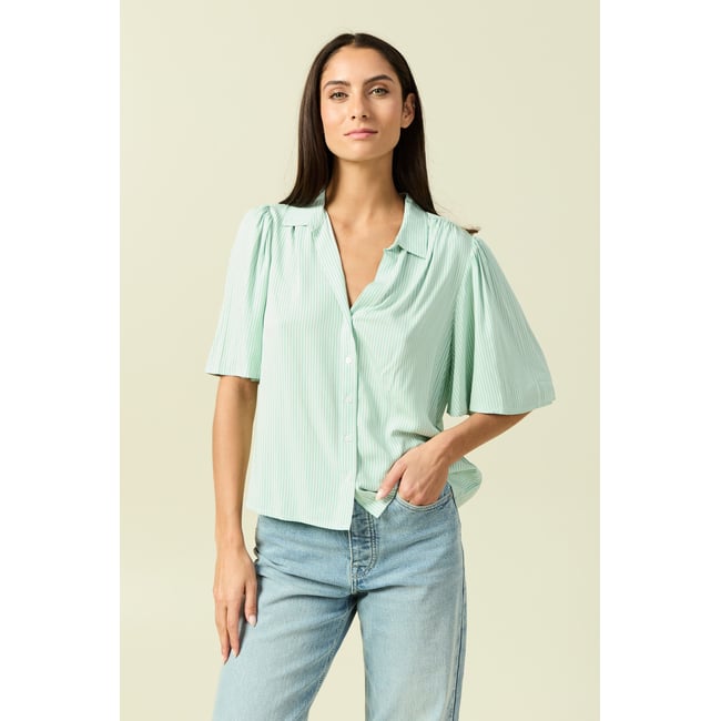 Chemise manches courtes vert pastel <span itemprop=