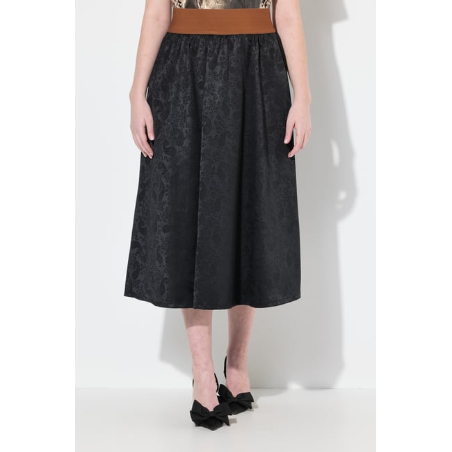 Jupe maxi traditionnelle. Tissu jacquard noir <span itemprop=