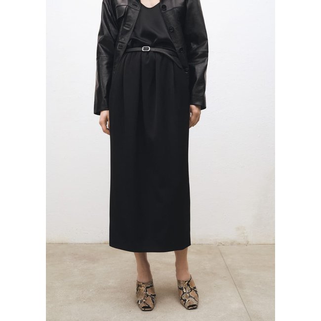 Jupe froncée droite noir <span itemprop=