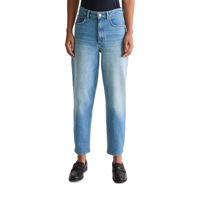 Jeans modèle Lara barrel cropped en coton bio et lyocell stretch bleu <span itemprop=