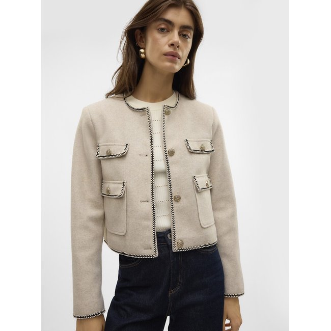 Жакет короткий на пуговицах с карманами светло-серо-коричневый VERO MODA