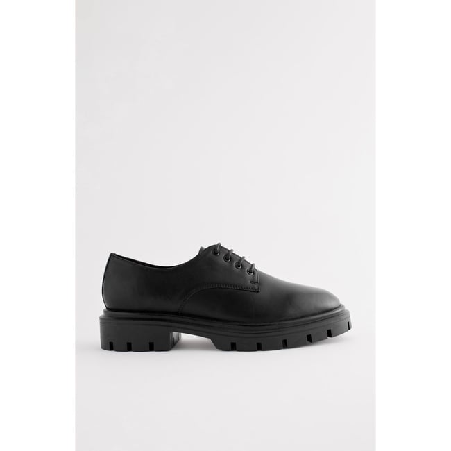 Chaussures à lacets coupe classique noir <span itemprop=