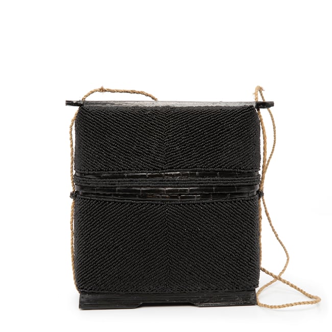 Panier en bambou et perles BEADED Couleur noir <span itemprop=