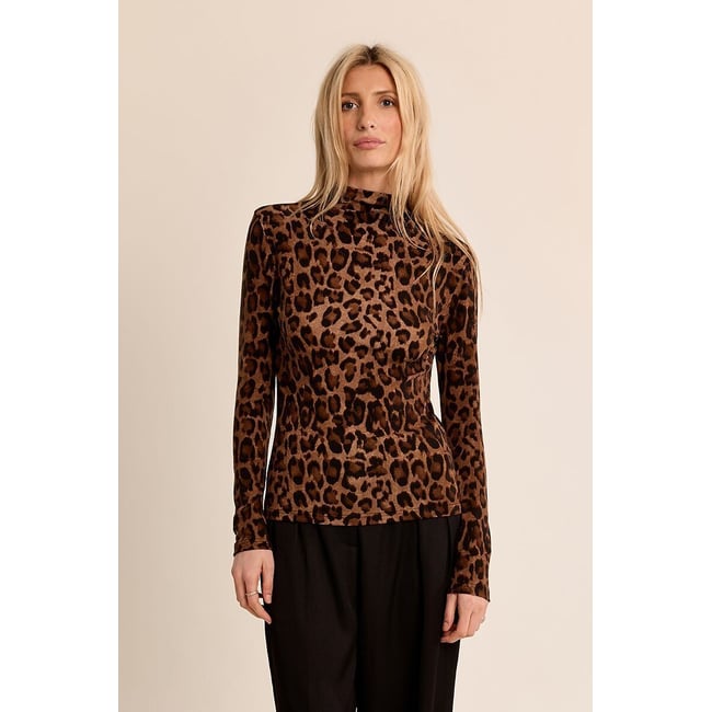 Pull col roulé imprimé léopard imprimé léopard <span itemprop=