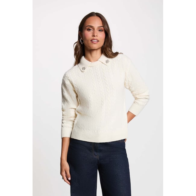 Pull torsadé col à revers ivoire <span itemprop=