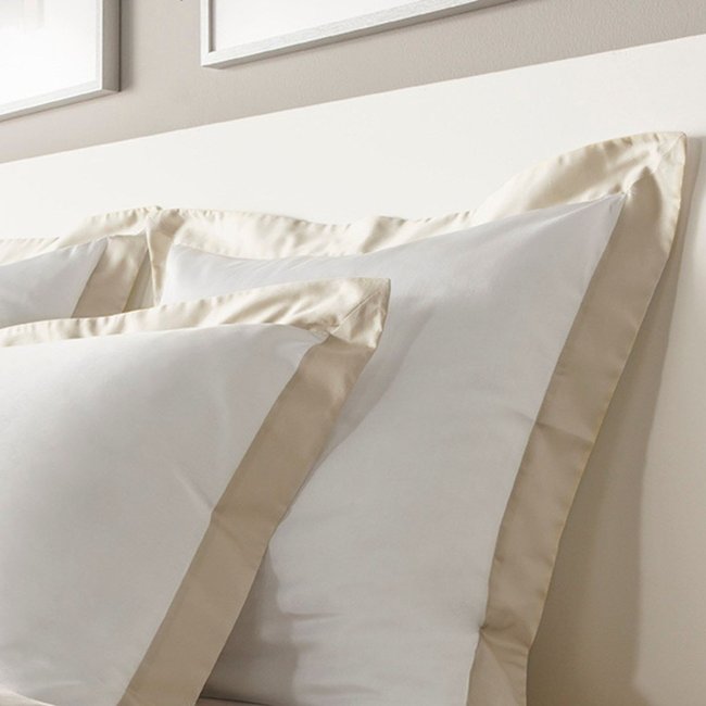Taies d'oreiller satin de coton CELESTE lot de 2 beige <span itemprop=