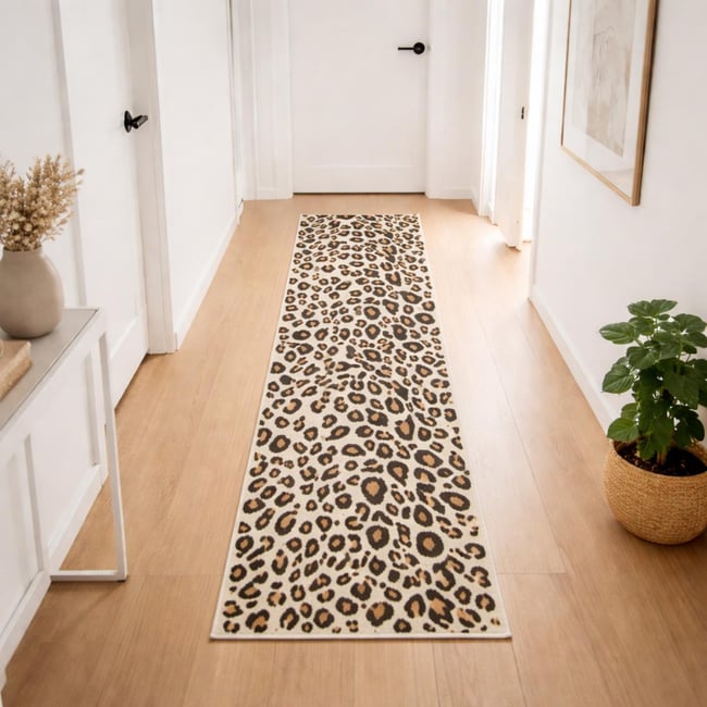 tapis salon LYN1 LEOPARD Beige et marron motif félin tacheté Couleur beige, marron, noir <span itemprop=