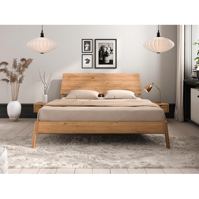 Lit chêne massif avec chevets intégrés, SOLENE Couleur marron clair <span itemprop=