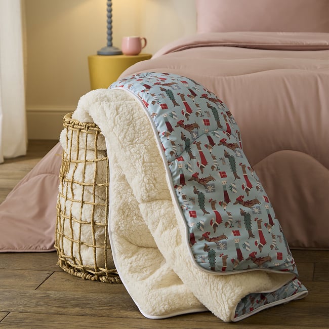 10 Tog Christmas Dogs Sherpa Throw, blue, NIGHT LARK