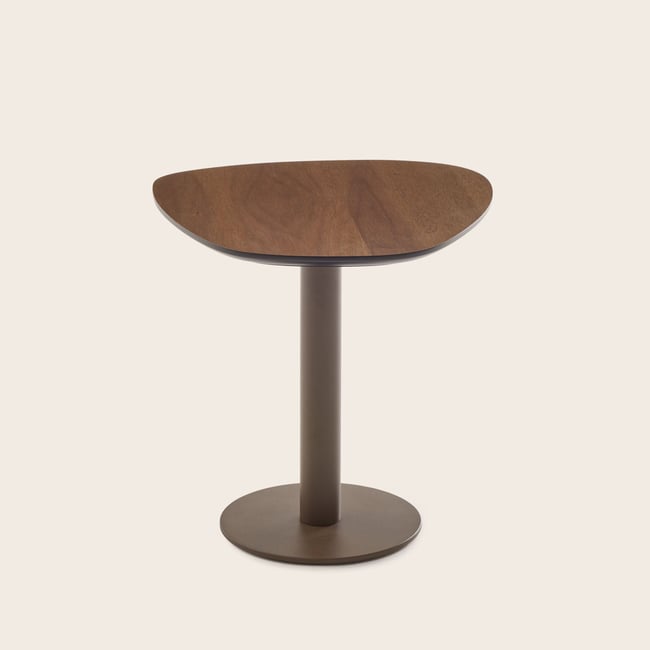 Table D'Appoint plateau noyer et Piètement métal bronze ISMERIA Couleur noyer et bronze <span itemprop=