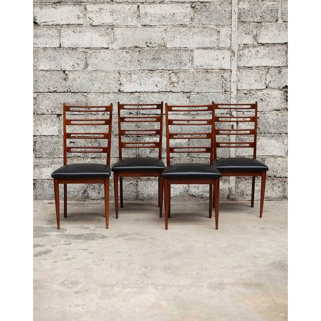 Lot de 4 chaises scandinaves Alma N°1723 - Bon état Couleur bois foncé <span itemprop=