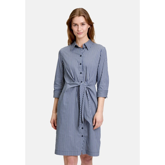 Robe-chemisier à poches extérieures bleu/blanc <span itemprop=