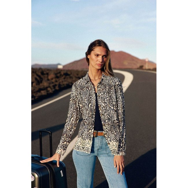 Blusa estampada, manga larga, CLEA estampado azul marino <span itemprop=