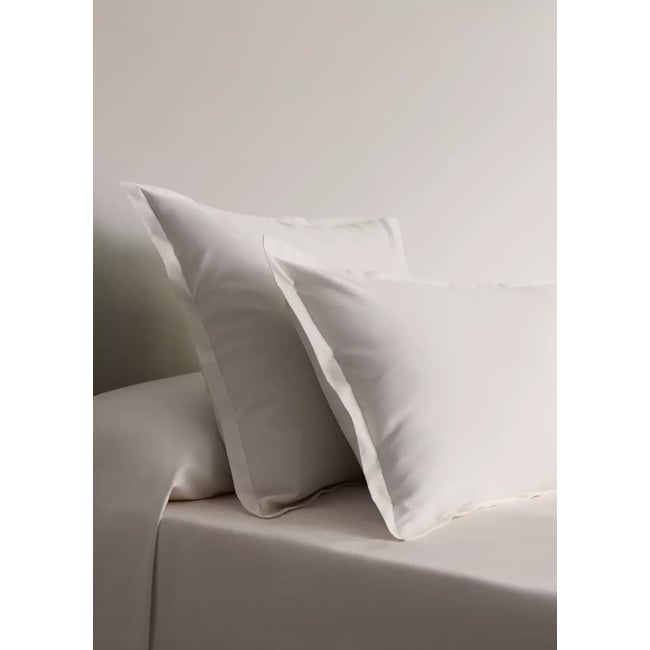 Taie d’oreiller 100 % coton satin 60x60 cm écru <span itemprop=