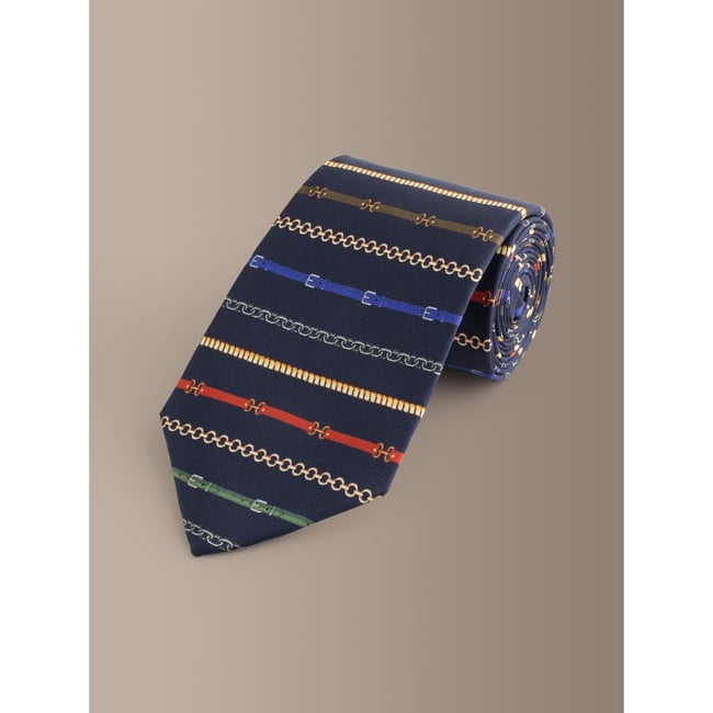 Cravate en soie italienne signature bleu marine <span itemprop=