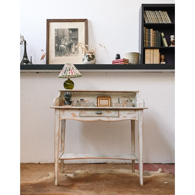 Secrétaire romantique en bois clair Honoré N°227 - Bon état Couleur crème <span itemprop=