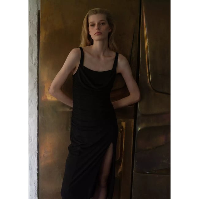 Robe en tulle drapée noir <span itemprop=