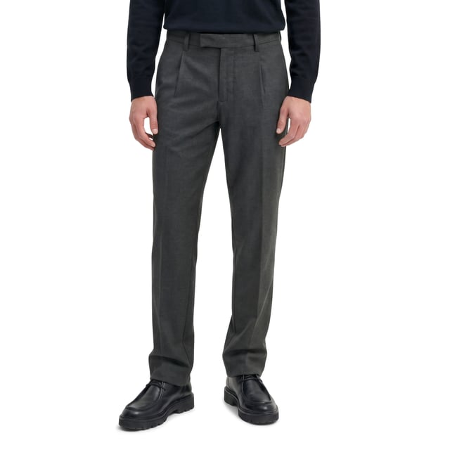 Chino modèle Belsbo à plis, coupe décontractée en mélange élastique de coton bio et de viscose noir <span itemprop=