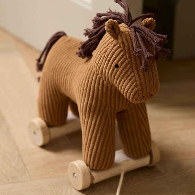 Cheval à tirer marron, noir <span itemprop=