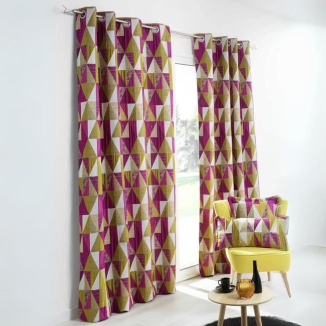 Rideau design à motifs triangulaires rose blush <span itemprop=