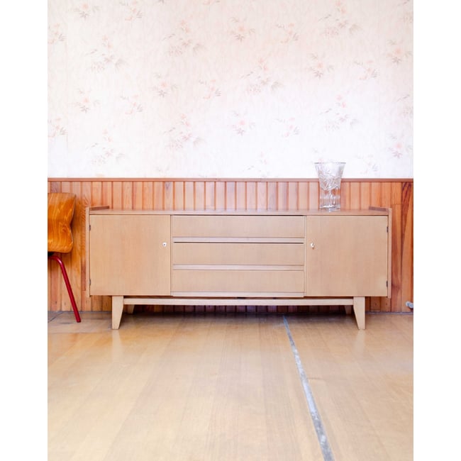 Enfilade en acajou et chêne Margaret N°511 - Bon état Couleur bois clair <span itemprop=