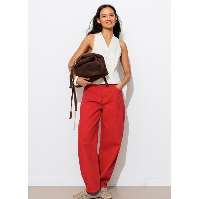 Pantalon barrel en toile rouge <span itemprop=