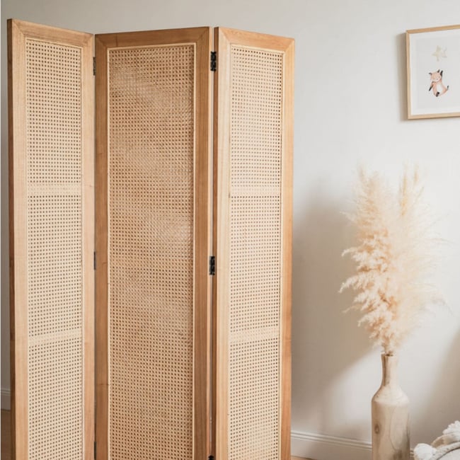 Paravent 3 panneaux bois massif & cannage ? WOCCA Couleur miel <span itemprop=