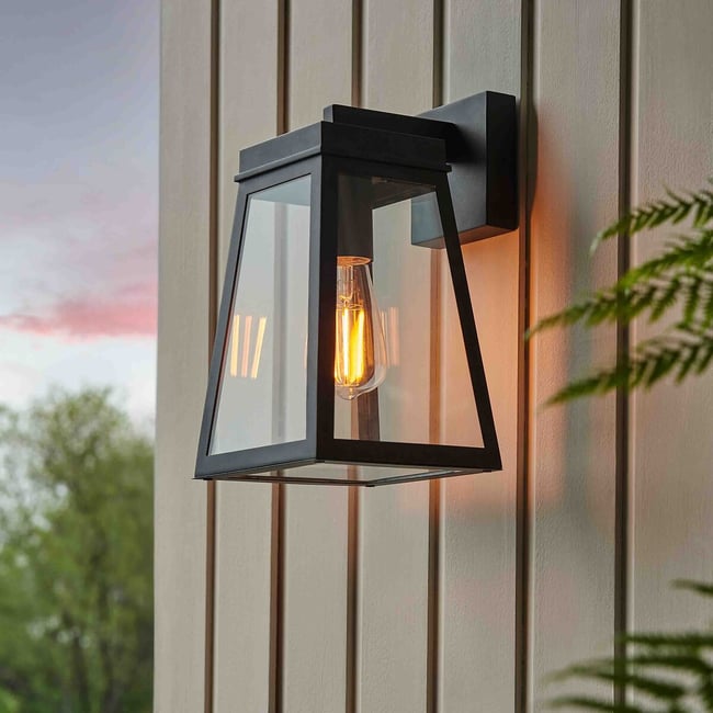 Lemington Outdoor Lantern-Style Wall Light in Black, black, ÉDITÉ