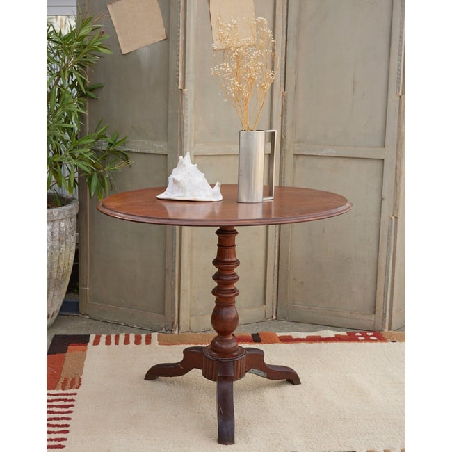 Table à manger 4 places en acajou Romy N°1603 - Bon état Couleur bois foncé <span itemprop=