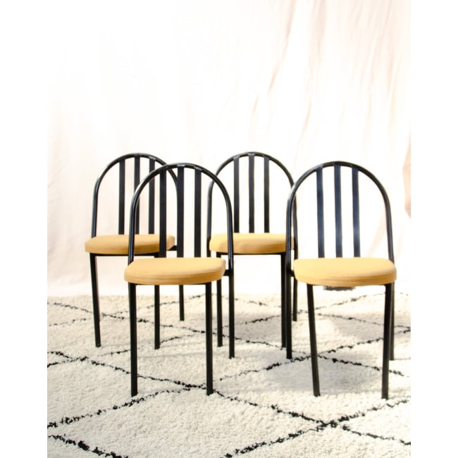 Lot de 4 chaises en métal noir et tissu Alma N°2137 - Bon état Couleur noir <span itemprop=
