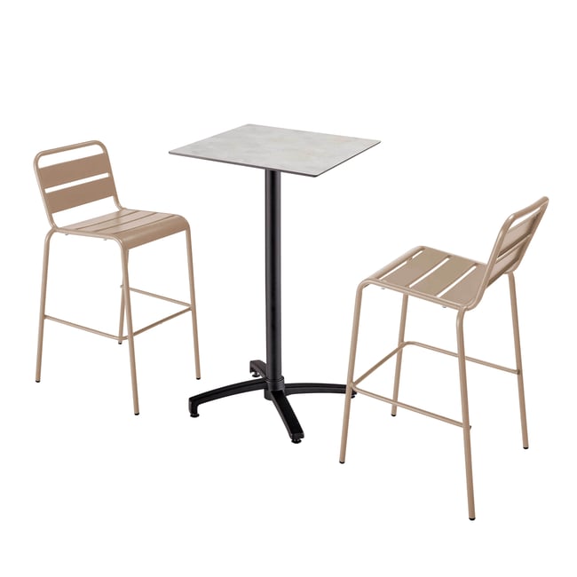 Table haute en HPL inclinable et 2 chaises hautes en métal, OPERA taupe <span itemprop=