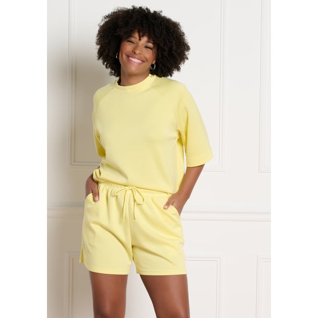 Short fluide taille élastiquée jaune pastel <span itemprop=