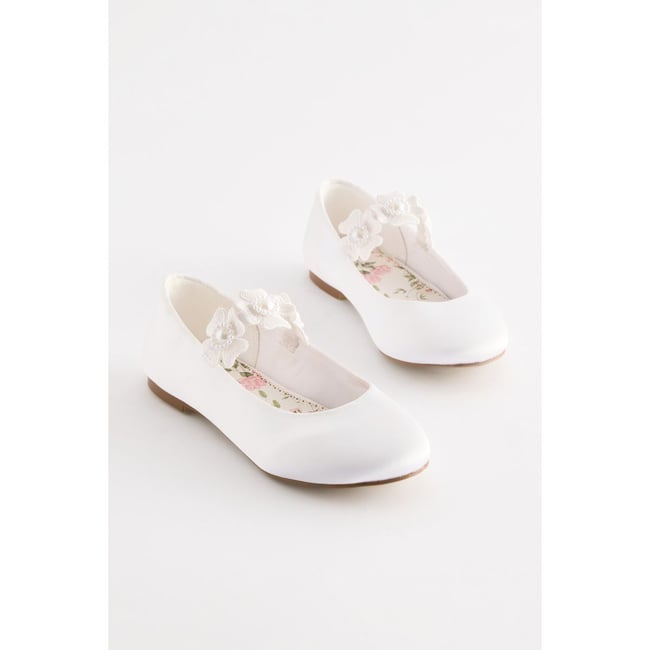 Chaussures à bouquet de fleurs blanc <span itemprop=